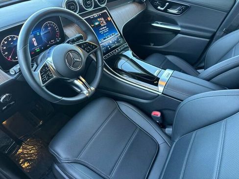 Used 2025 Mercedes-Benz GLC 350e 4MATIC image 11