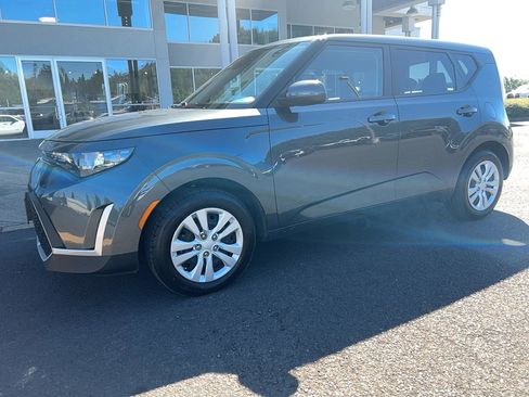 Used 2024 Kia Soul LX FWD image 1