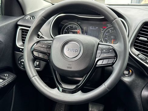 Used 2020 Jeep Cherokee Latitude Plus FWD image 22