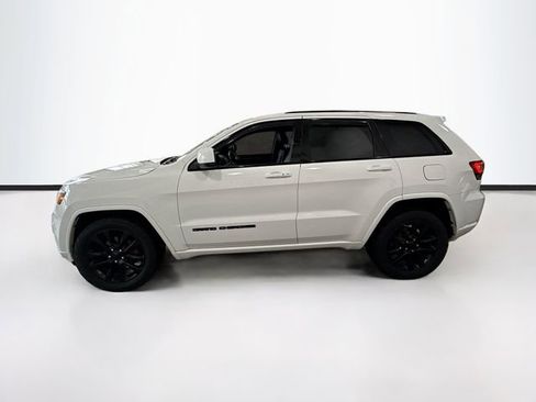 Used 2019 Jeep Grand Cherokee Altitude image 9