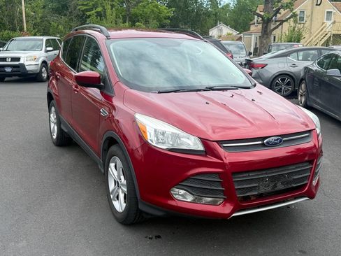 Used 2016 Ford Escape SE w/ Equipment Group 201A AWD/4WD image 2