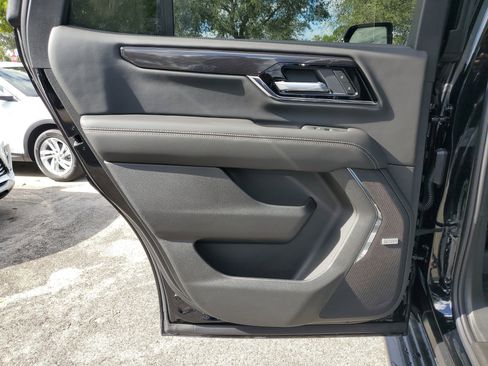 New 2026 GMC Yukon Elevation image 8