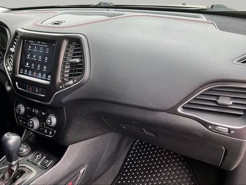 Used 2022 Jeep Cherokee Trailhawk AWD/4WD image 16