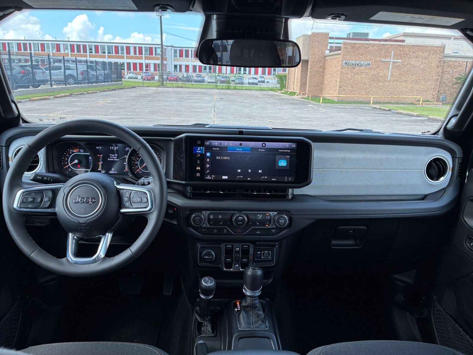 Used 2025 Jeep Wrangler Unlimited Sahara AWD/4WD image 31