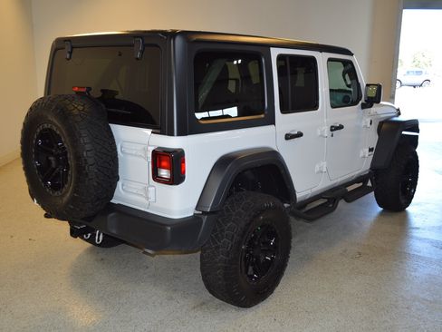 Used 2024 Jeep Wrangler Unlimited Sport AWD/4WD image 3