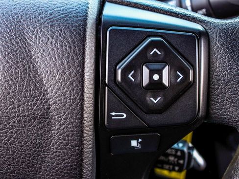 Used 2020 Toyota Tacoma SR image 27