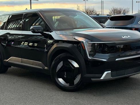 Used 2024 Kia EV9 Light Long Range image 8