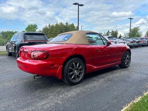 Used 2002 MAZDA MX-5 Miata RWD image 4