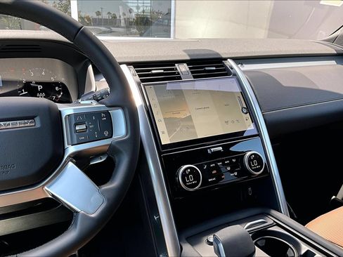 New 2026 Land Rover Discovery Dynamic SE AWD/4WD image 7