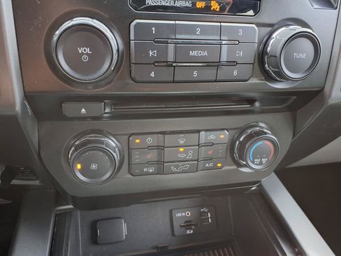 Used 2015 Ford F150 XLT w/ Equipment Group 302A Luxury AWD/4WD image 15