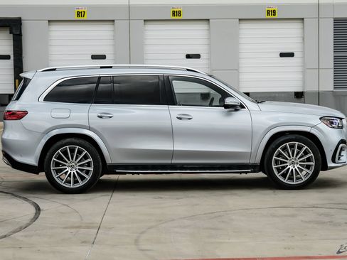 Used 2025 Mercedes-Benz GLS 580 4MATIC image 20