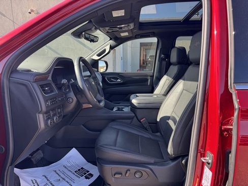 Used 2024 Chevrolet Suburban High Country w/ Advanced Technology Package image 18