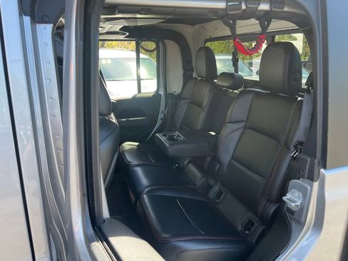 Used 2020 Jeep Gladiator Rubicon AWD/4WD image 14