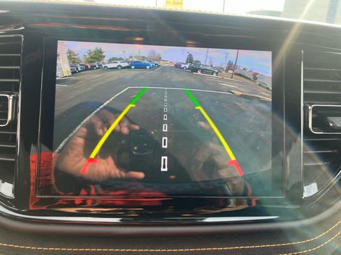 Used 2023 Dodge Durango R/T w/ Hemi Orange Plus Package image 8