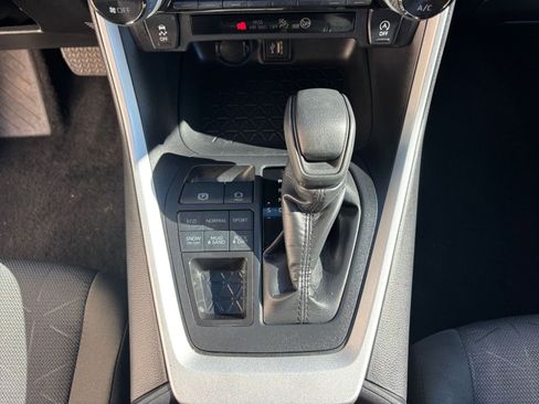 Used 2025 Toyota RAV4 XLE image 41