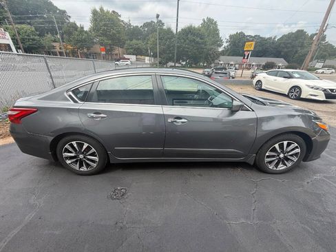 Used 2016 Nissan Altima 2.5 SV image 8