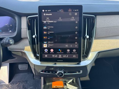 Used 2025 Volvo XC90 B6 Ultra w/ Lounge Package image 30