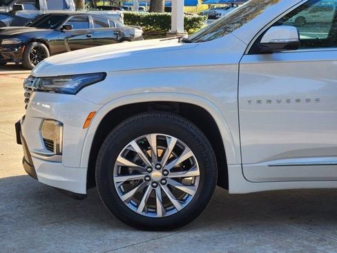 Used 2023 Chevrolet Traverse Premier image 15