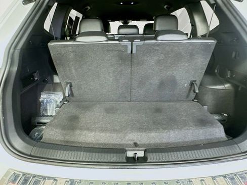 Used 2022 Volkswagen Tiguan SE R-Line image 24