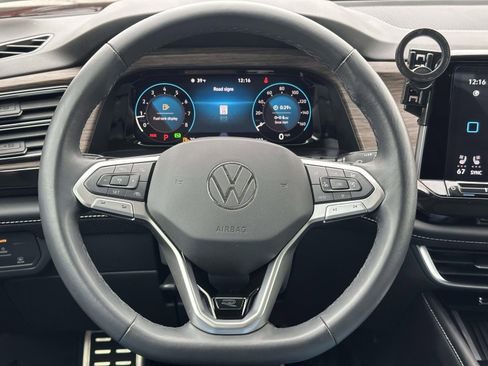 Certified 2025 Volkswagen Atlas SEL Premium R-Line image 23