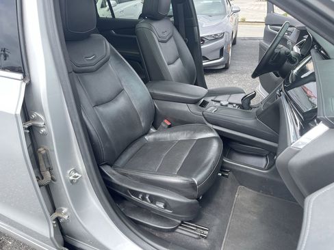 Used 2020 Cadillac XT6 Premium Luxury FWD image 29