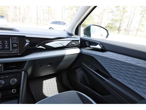 Used 2022 Volkswagen Taos S image 8