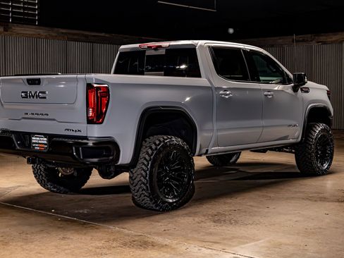 Used 2024 GMC Sierra 1500 AT4X AWD/4WD image 10