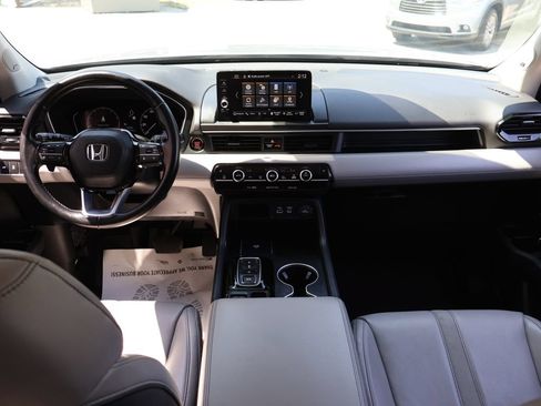 Used 2023 Honda Pilot Touring image 17