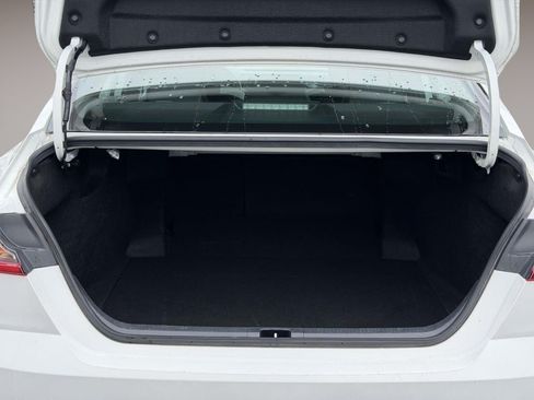 Used 2025 Toyota Camry SE FWD image 13