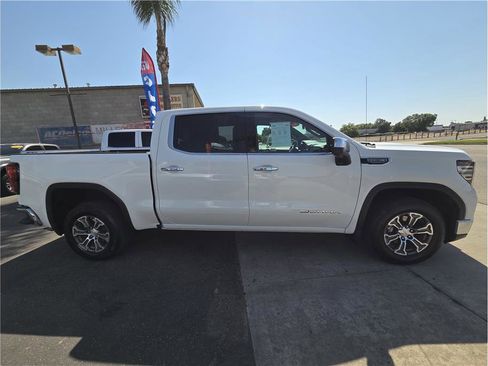 Used 2025 GMC Sierra 1500 SLT RWD image 4