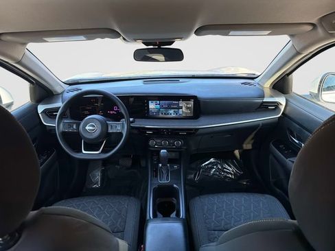 Used 2025 Nissan Kicks SV FWD image 15