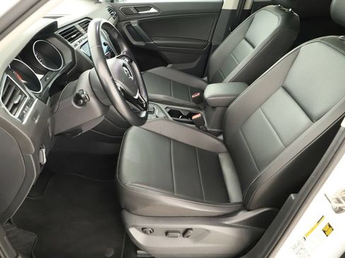 Used 2018 Volkswagen Tiguan SE w/ Panoramic Sunroof Package AWD/4WD image 24