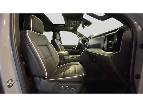 Used 2024 GMC Sierra 2500 AT4X AWD/4WD image 17
