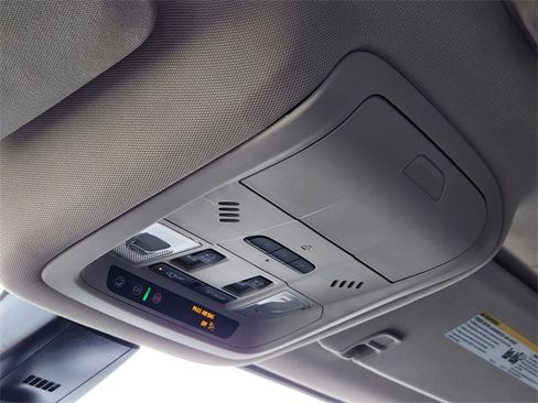 Used 2023 GMC Acadia Denali w/ Black Diamond Edition image 27