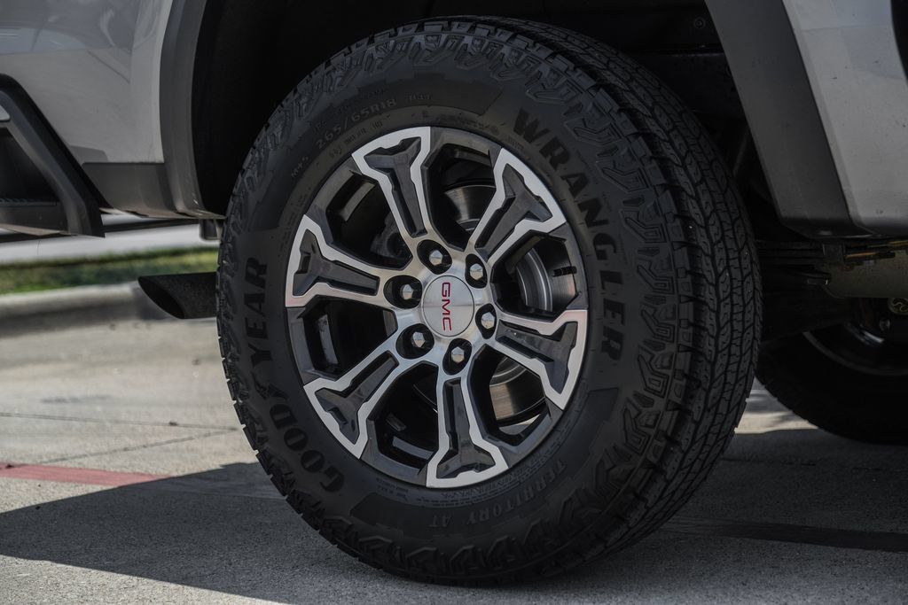 Used 2023 GMC Canyon AT4 w/ Canyon Safety Plus Package AWD/4WD image 72