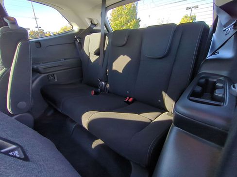 Used 2023 Subaru Ascent Premium w/ Convenience Package image 19