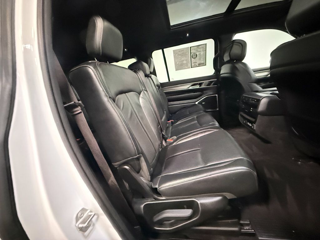 Used 2024 Jeep Wagoneer Series II AWD/4WD image 14