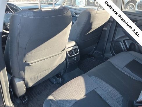 Used 2023 Subaru Outback Premium image 12