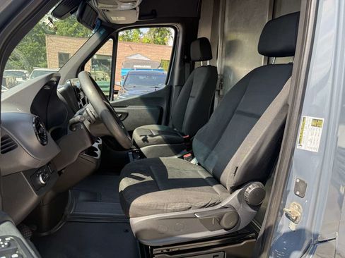 Used 2019 Mercedes-Benz Sprinter 170 image 17