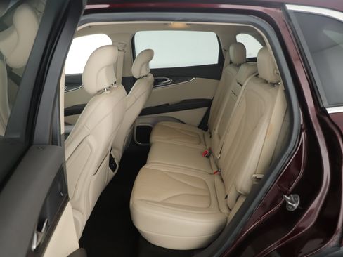 Used 2019 Lincoln Nautilus Reserve image 18