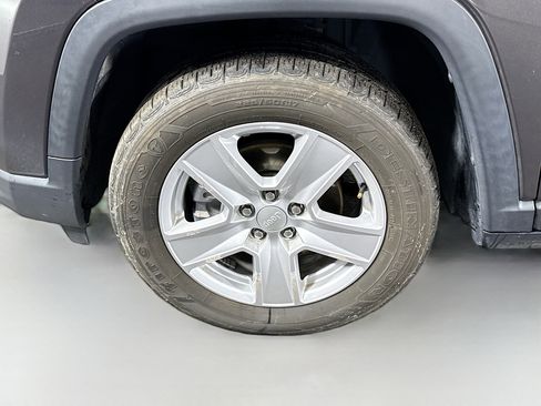 Used 2022 Jeep Compass Latitude image 38