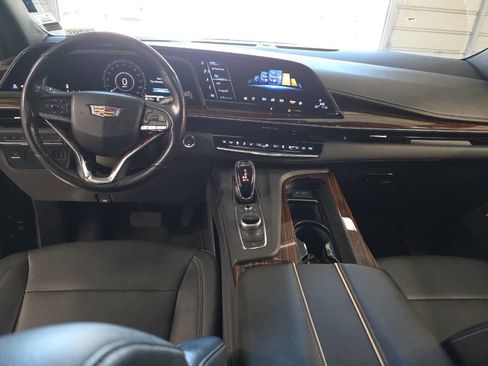 Used 2022 Cadillac Escalade ESV Luxury AWD/4WD image 4