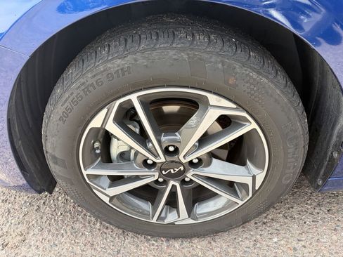 Certified 2024 Kia Forte LXS w/ LXS Technology Package FWD image 5
