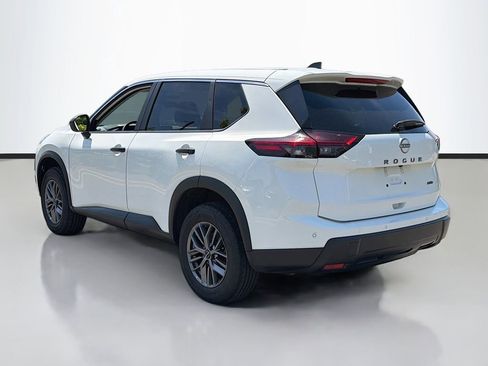 Used 2024 Nissan Rogue S AWD/4WD image 10