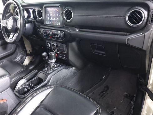 Used 2022 Jeep Wrangler Unlimited Sahara AWD/4WD image 44