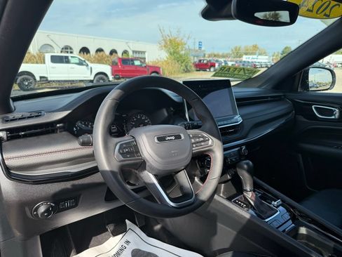 Used 2024 Jeep Compass Trailhawk AWD/4WD image 36