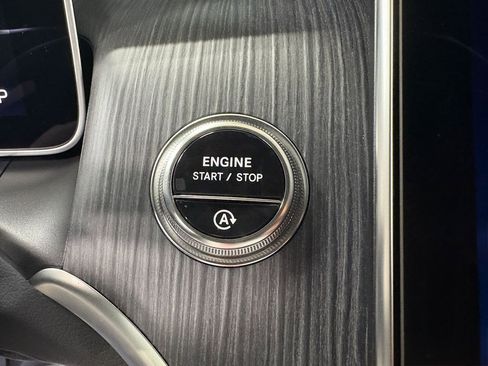 Certified 2025 Mercedes-Benz GLC 300 4MATIC image 16