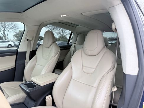 Used 2017 Tesla Model X 75D image 27