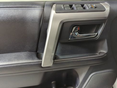 Used 2015 Toyota 4Runner SR5 image 9