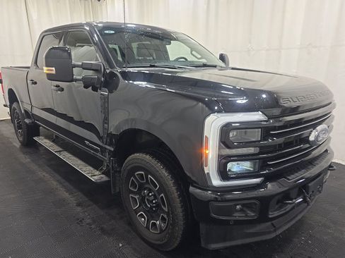 Used 2025 Ford F350 Platinum AWD/4WD image 2